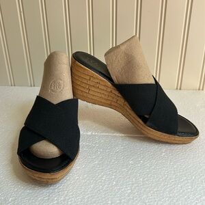 Italian Shoemakers Black and Tan Sandals